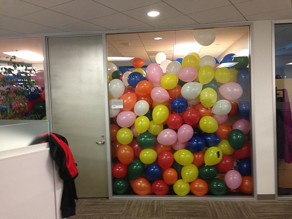 balloon-office-prank.jpg